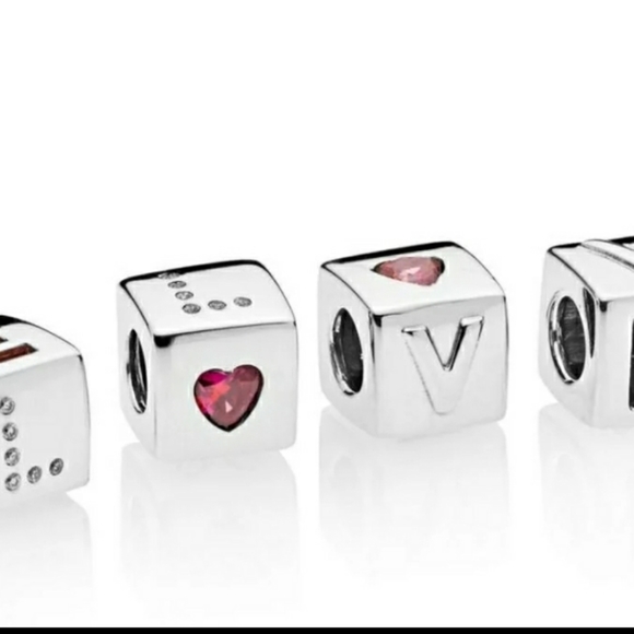 Pandora - Picture 2 of 3